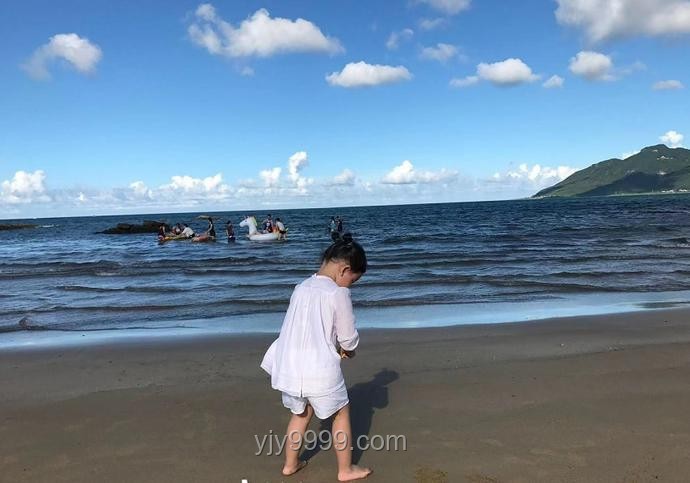陳妍希曬與兒子洱海背影照引發(fā)的隱私保護(hù)與親子分享平衡策略