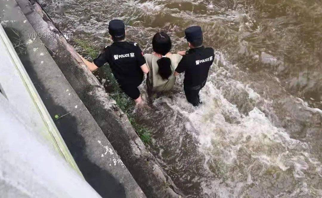 **塞爾維亞女孩乘滑翔傘疑突發(fā)恐慌墜亡事件多維對比分析**