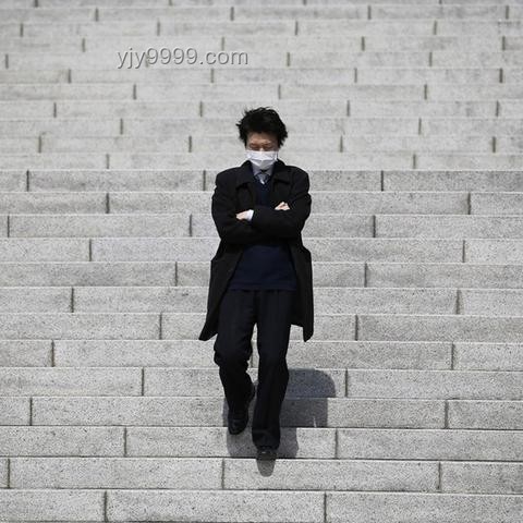 只同住不結(jié)婚現(xiàn)象深度剖析：年輕人的新型生活方式探索