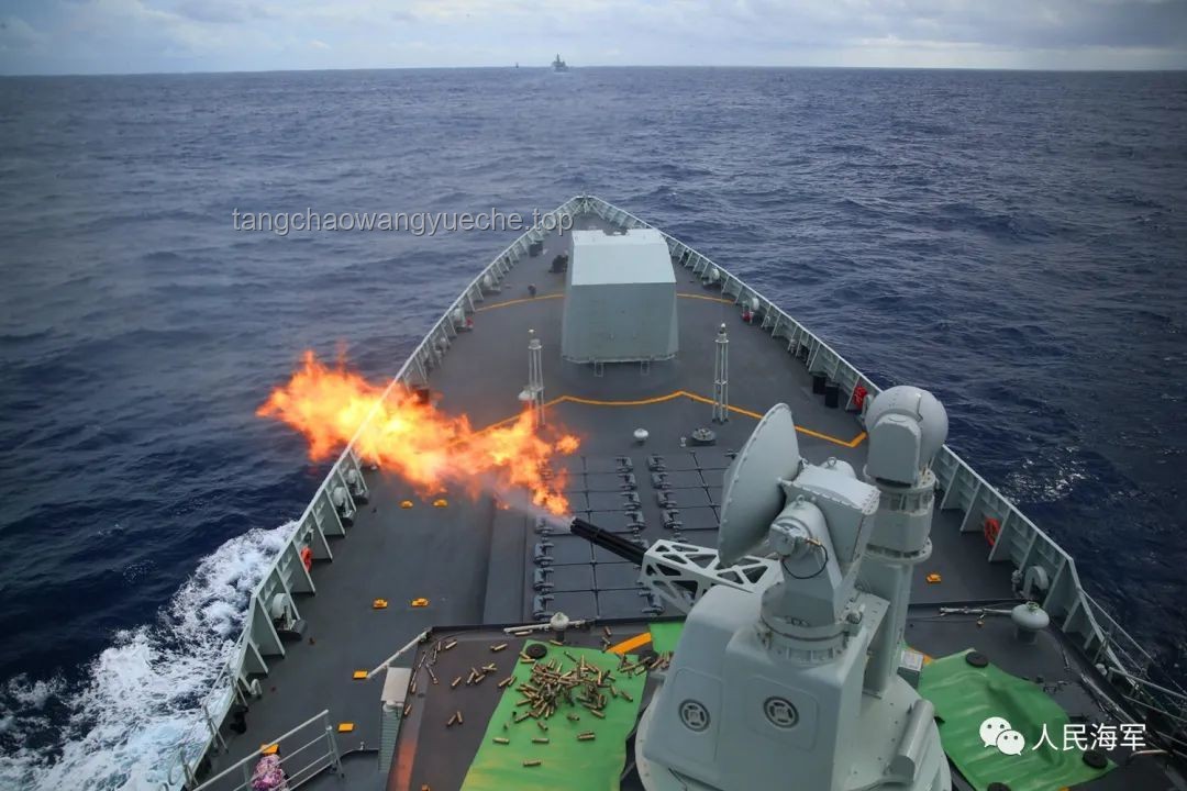 福建艦出鏡展現(xiàn)子弟兵硬核“賽龍舟”：軍事訓(xùn)練與文化傳承的創(chuàng)新融合