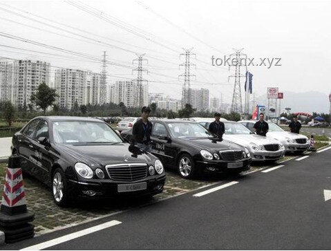 豪車車主酒駕被揭：代駕與停車費(fèi)風(fēng)波