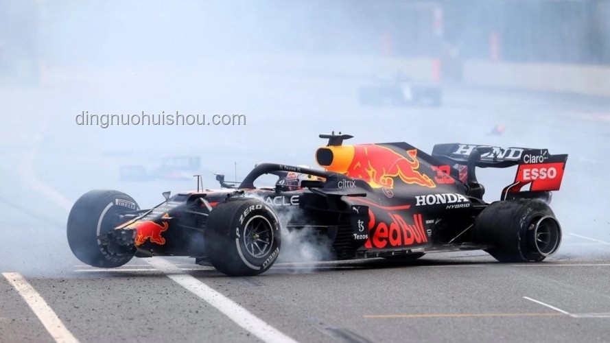 F1賽場爭議：維斯塔潘撞上拉塞爾背后的行業(yè)洞察