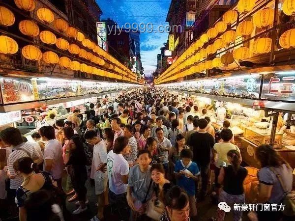夜市新體驗：頭一次用震撼形容的夜市與傳統(tǒng)夜市對比分析