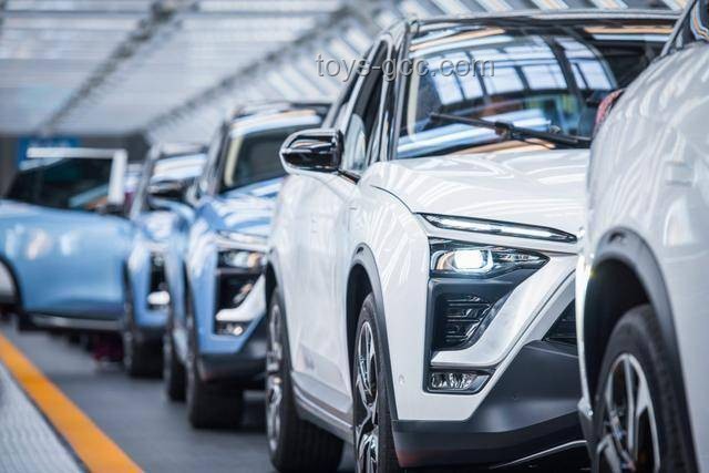 余承東炮轟友商：智能汽車與手機行業(yè)的流量與質(zhì)量之爭