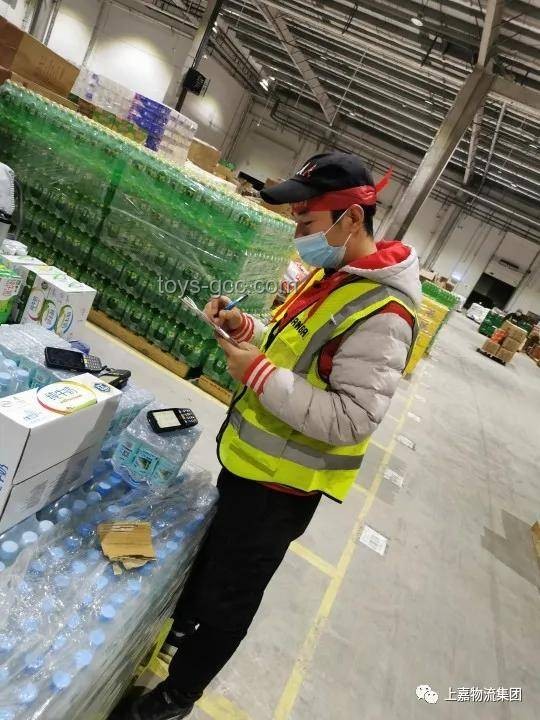 街上路障形似馬蜂屁股：設(shè)計背后的安全與效率考量