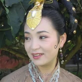 《還珠格格》皇后角色深度解析：真壞還是復(fù)雜人性？