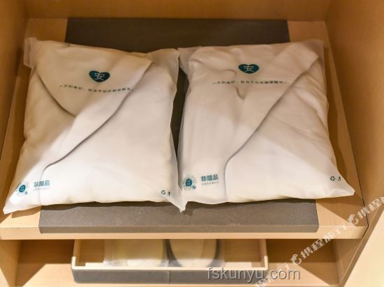 亞朵酒店枕套事件深度分析：安全與管理的雙重考量