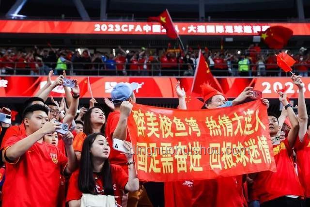江蘇城市聯(lián)賽火爆：草根球隊能否接軌職業(yè)聯(lián)賽？