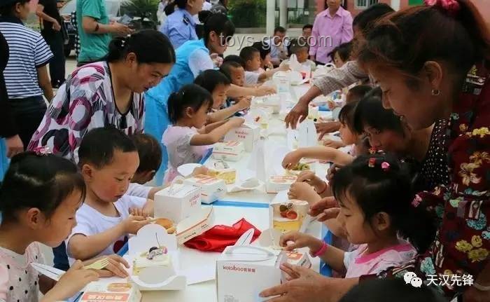 當(dāng)班里舉辦兒童節(jié)活動，如何策劃與組織