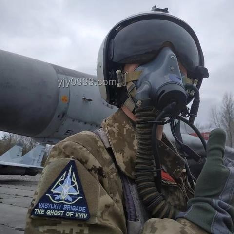 117架無人機對決俄高級戰(zhàn)機：烏克蘭戰(zhàn)術(shù)行動深度剖析