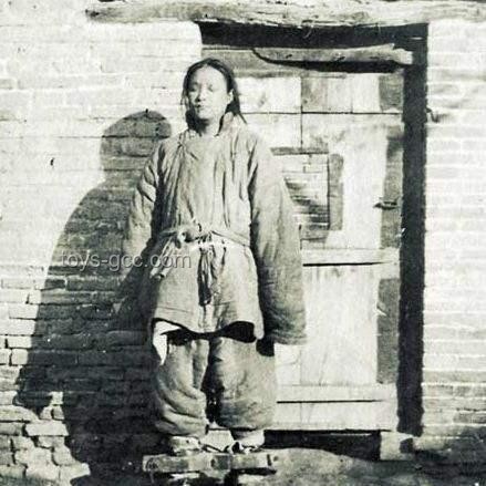 人類直立行走：極端小概率事件的深度剖析