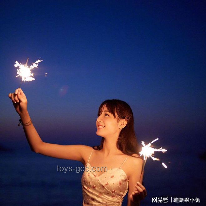 12秒墜入迪麗熱巴的明媚美學(xué)探析