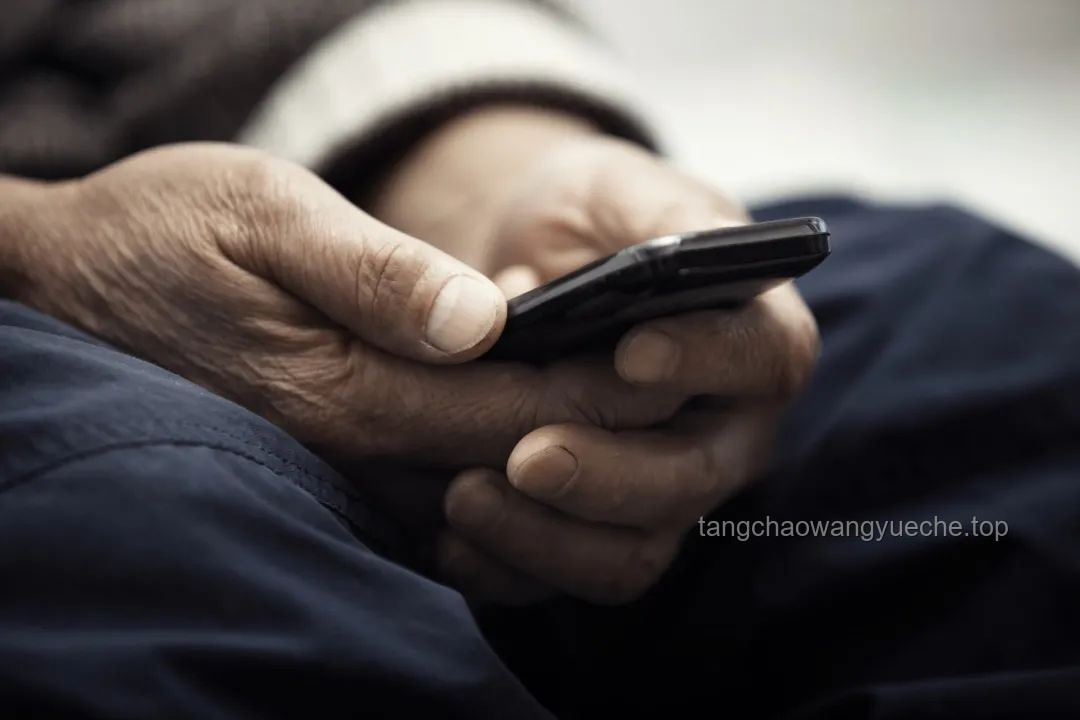 跨代共鳴：用AI輔助與老人聊天的新藝術(shù)