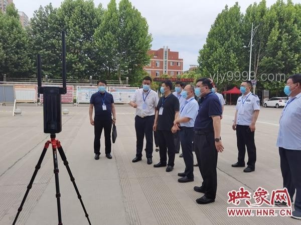 如何高效參與并安全完成“模仿劉浩存扭胯挑戰(zhàn)”
