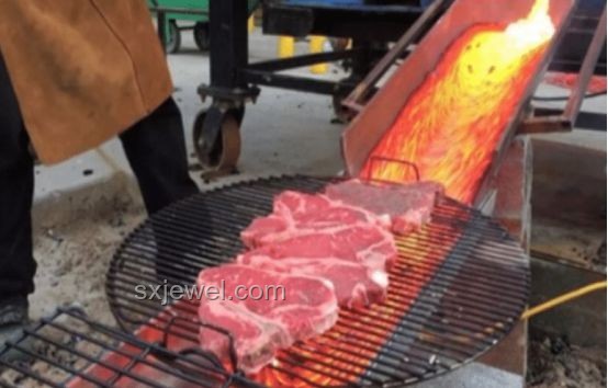 游客遭遇“燒烤刺客”：我的長相成了宰客理由？??