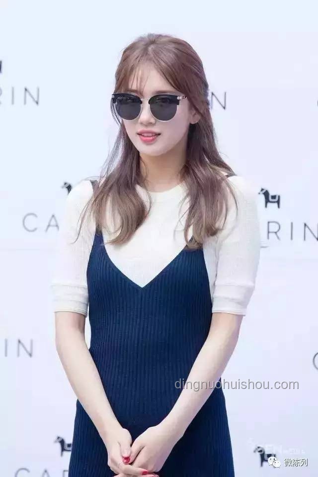 女星自創(chuàng)品牌高價(jià)T恤引爭議，明星帶貨模式何去何從？