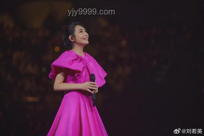 女星寧?kù)o高端服飾引熱議：一件T恤售價(jià)2000元