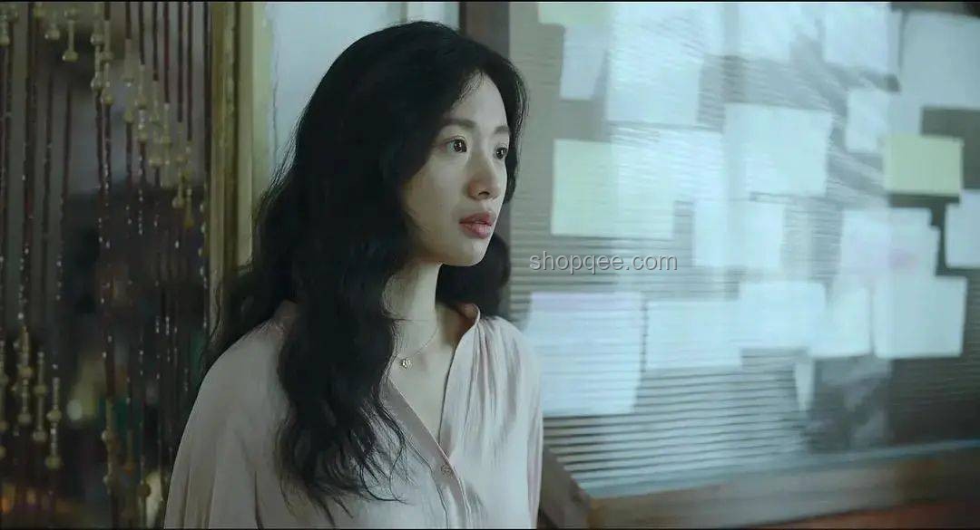 28歲女演員高空墜亡事故對(duì)比分析