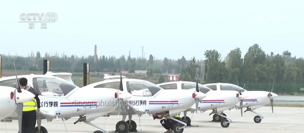 殲-10CE閃耀，跨界創(chuàng)新引領(lǐng)中國(guó)軍工新紀(jì)元