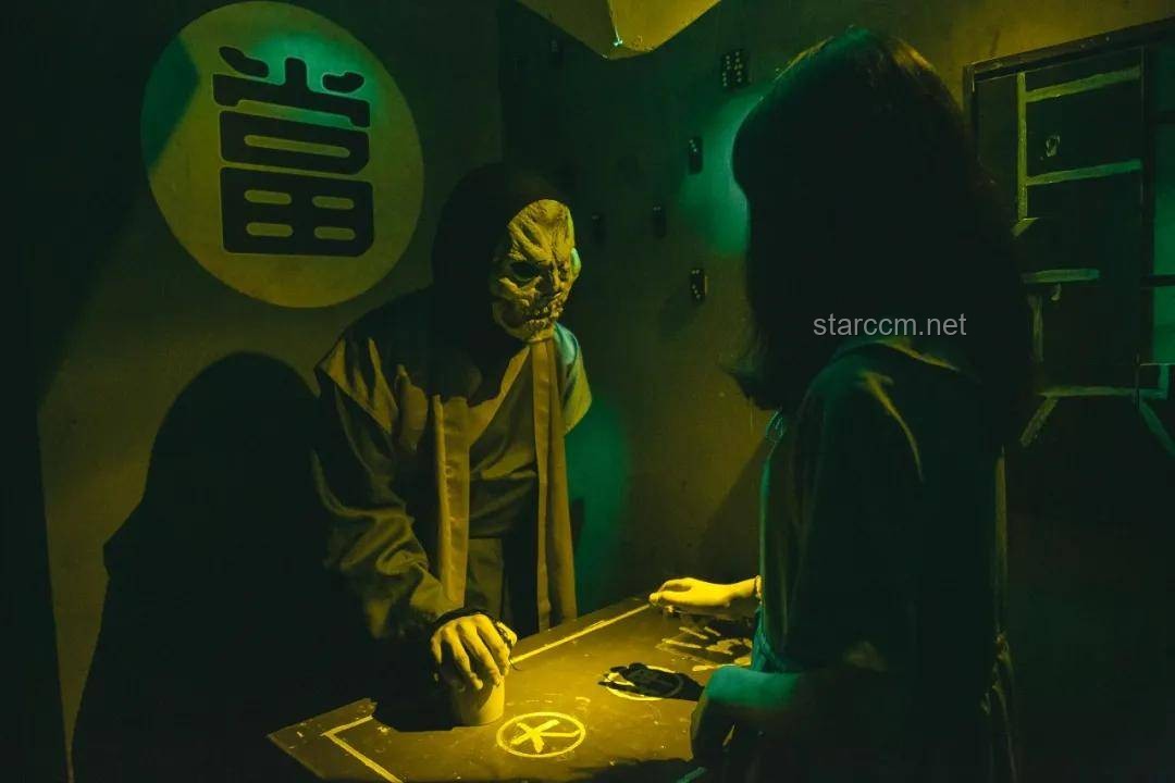 男子玩密室逃脫不當(dāng)行為案例研究：NPC互動界限探討