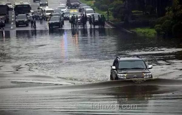 載3000輛汽車輪船太平洋起火事件深度分析：電動(dòng)汽車安全隱患凸顯