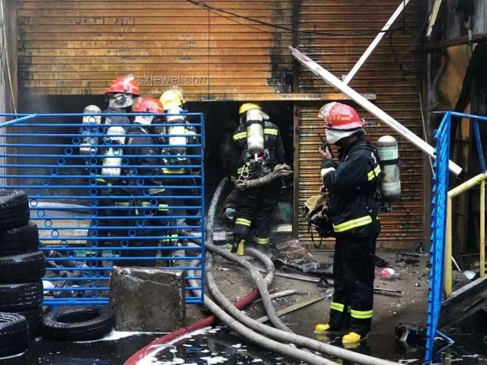 廠房油桶“漂移”大師：技藝背后的行業(yè)深度解析