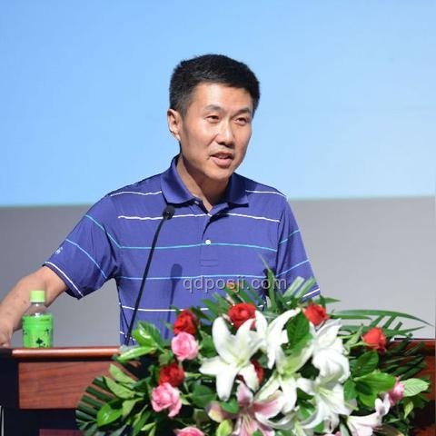 清華計(jì)算機(jī)入學(xué)教育：科研經(jīng)驗(yàn)分享案例研究