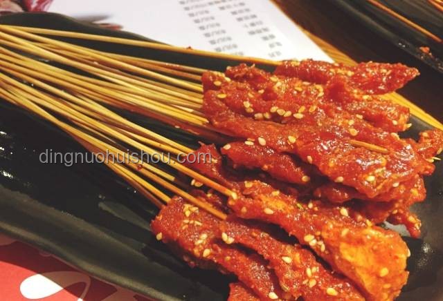 3人燒烤消費(fèi)780元與店主認(rèn)為“很便宜”的對(duì)比分析