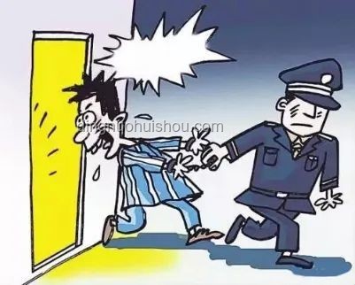 警方解讀：拾得手機索要高額報酬的法律界限