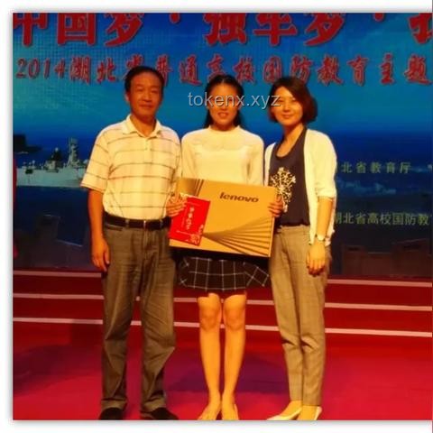 985艦開火與常規(guī)高考祝福對比：超硬核與傳統(tǒng)的碰撞