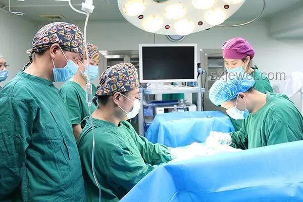 親戚透露：韋東奕患牙周炎多次治療指南