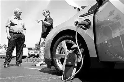 電動汽車VS燃油汽車：性能、環(huán)保與成本對比