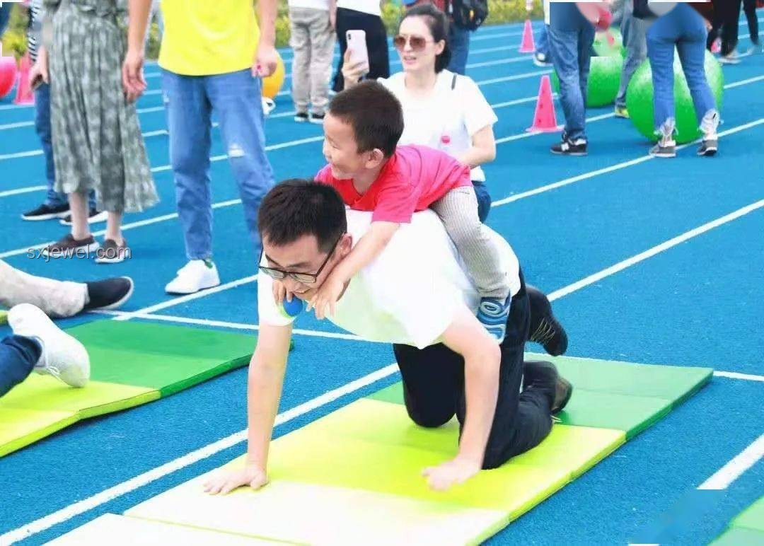 小孩骨折前后活動能力對比分析：拐杖下的“健步如飛”