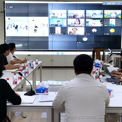 高考考場外全國統(tǒng)一動作研究