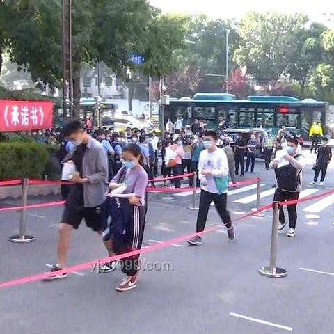 高考考場(chǎng)外全國(guó)統(tǒng)一暖心動(dòng)作指南
