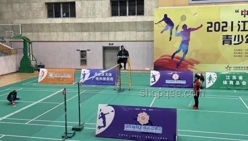 重慶少年天價羽毛球拍事件：消費觀念與教育反思