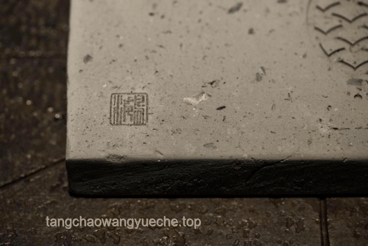 非遺爆款背后的匠心：瓦片與工藝的傳奇