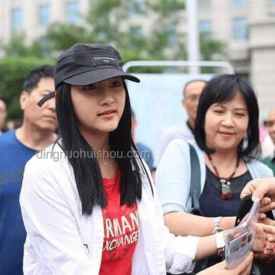 重溫關(guān)曉彤高考采訪，笑中有淚的成長啟示????