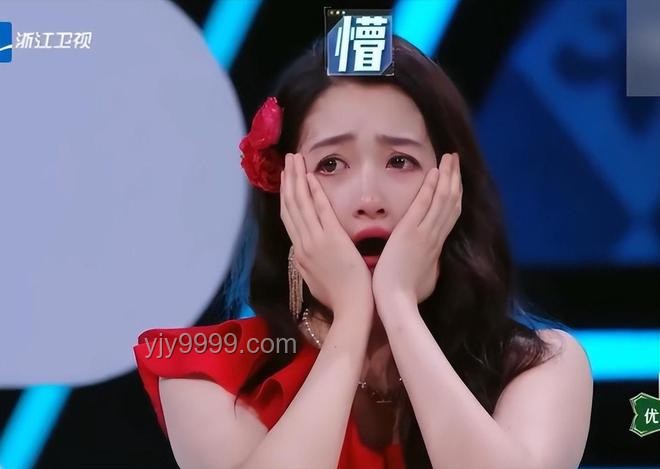 關(guān)曉彤高考采訪逗趣中的創(chuàng)新啟示：跨界思維解鎖新視角