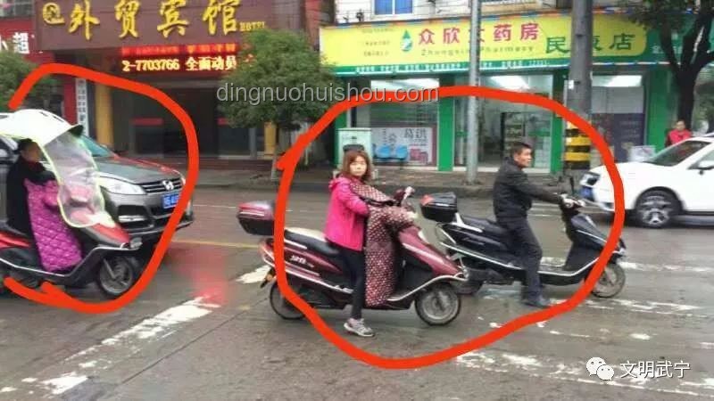 紅綠燈路口“越線停車”的電動車心態(tài)揭秘????