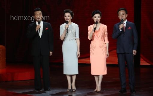 家中朗誦新風尚：張澤群董卿周濤朱軍引領文化潮流
