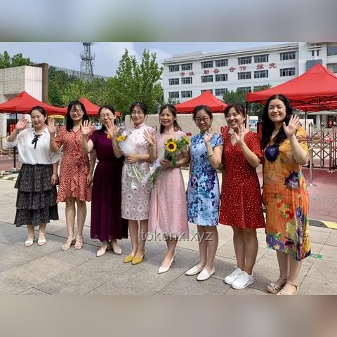 穿旗袍拿向日葵送考成新潮，教育情感表達將多元化
