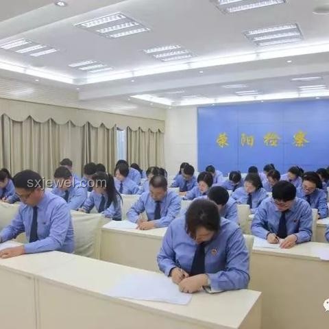 男生首個出考場行為對比：直接回家VS先打兩把游戲