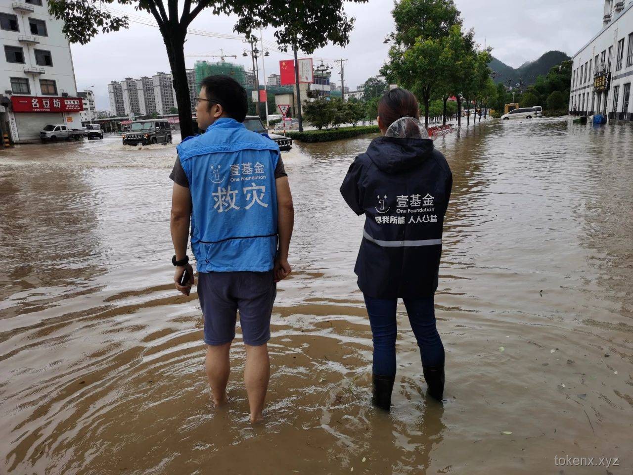 暴雨高考日應(yīng)急響應(yīng)：張桂梅求助民警案例研究