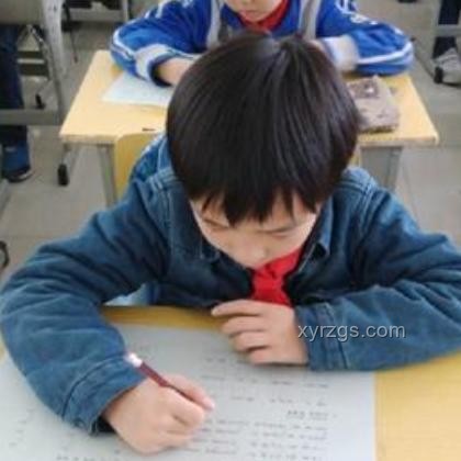 父母帶娃對(duì)比：誰(shuí)帶大的孩子更聰明？