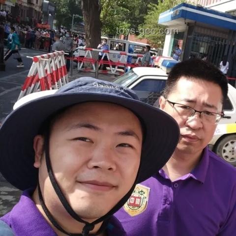 送考這一幕太暖了：社會溫情與教育關(guān)懷的深度剖析