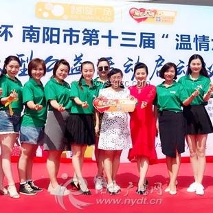 送考這一幕太暖了：社會溫情與教育關(guān)懷的深度剖析