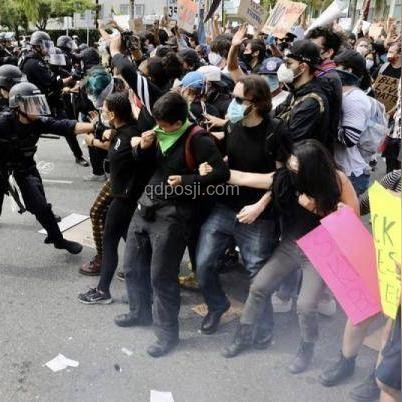 加州國(guó)民警衛(wèi)隊(duì)進(jìn)駐洛杉磯：局勢(shì)背后的深度剖析