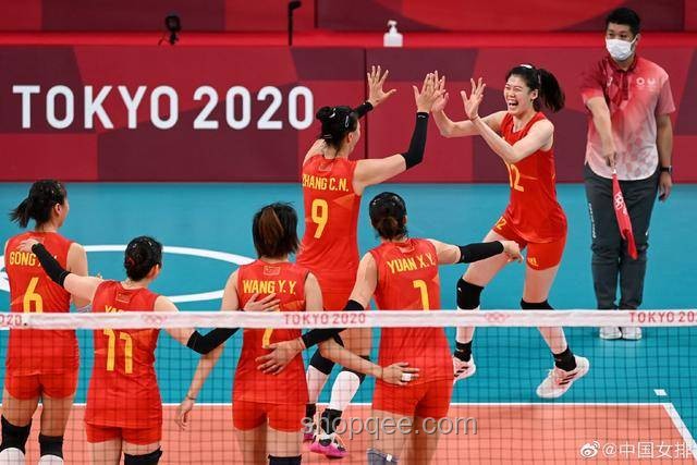 中國女排惜敗土耳其：競技場上的不屈與反思