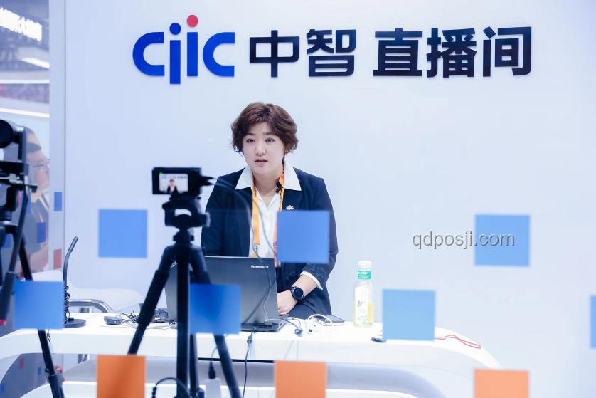 「媽媽?shí)彙怪厮苈殘?chǎng)生態(tài)：家庭與事業(yè)的和諧創(chuàng)新